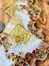 Load image into Gallery viewer, Dried Flower Pie Coasters